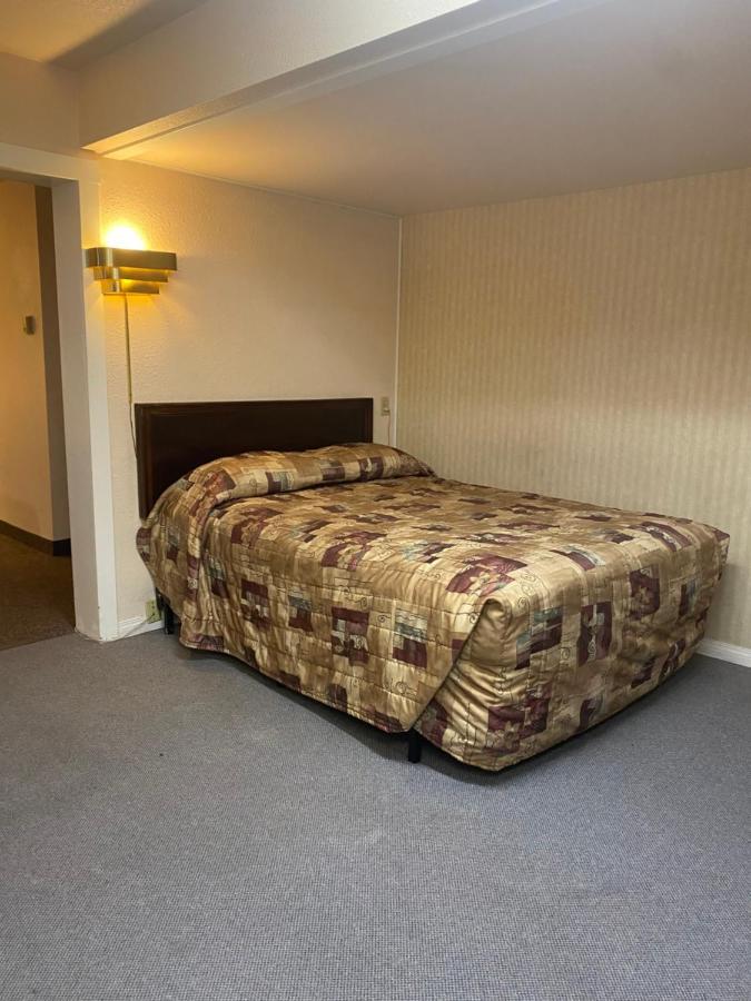 ليثبريدج Chinook Motel المظهر الخارجي الصورة